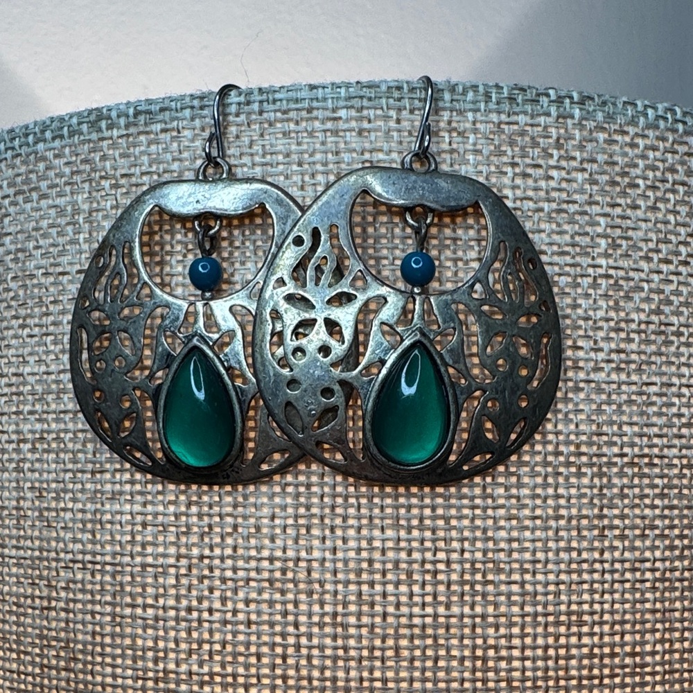 Source Unknown Teardrop Green Stone Filigree Dangle Earrings